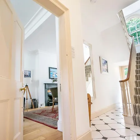 9 St John'S Street-2